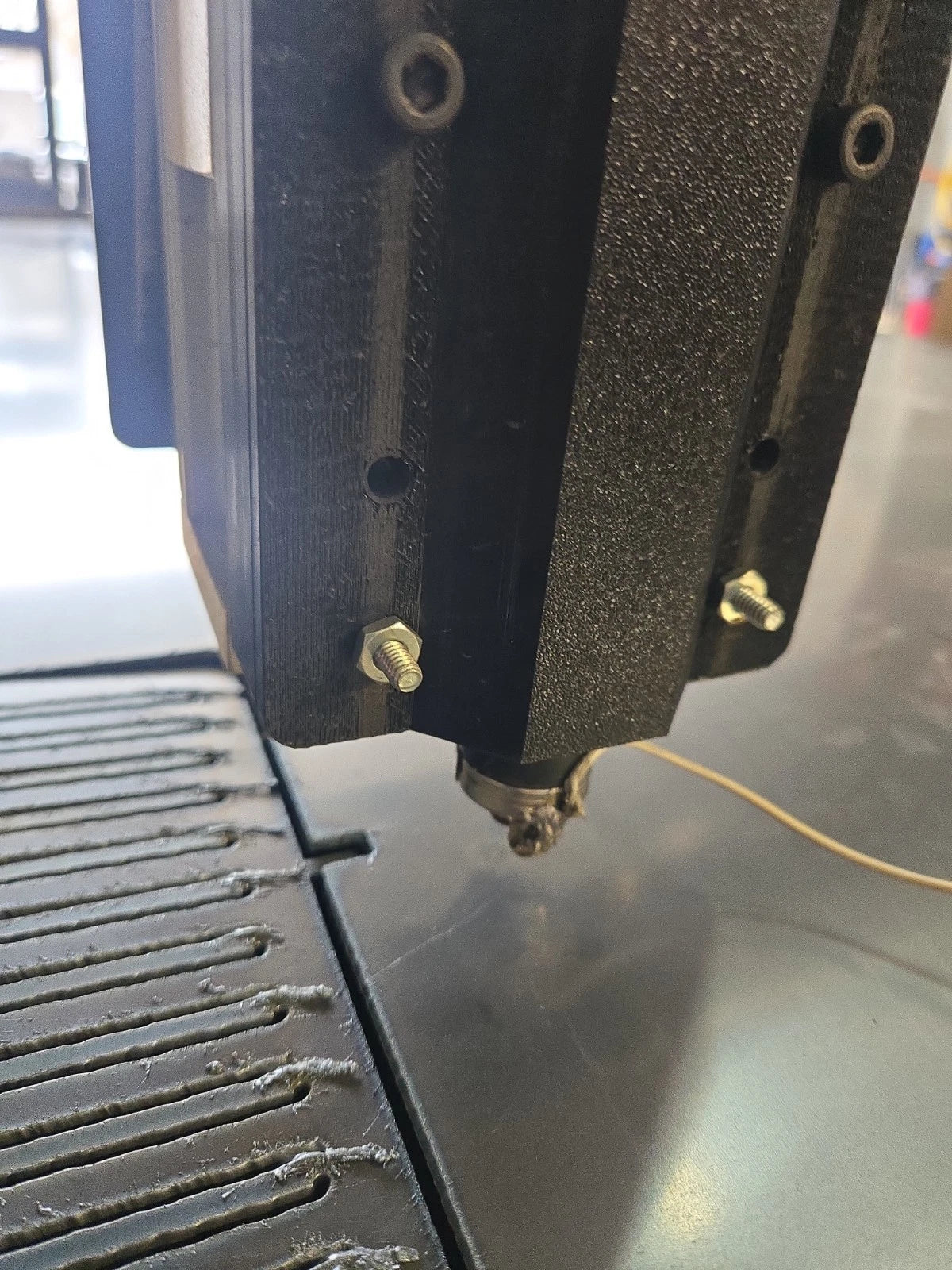Yes welder plasma torch holder with magnetic break away